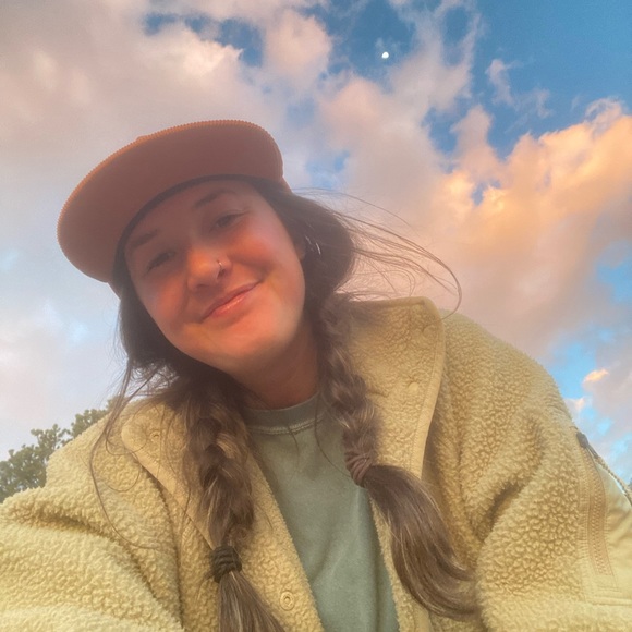 Meet your Posher, Ashlee - Picture 3 of 3